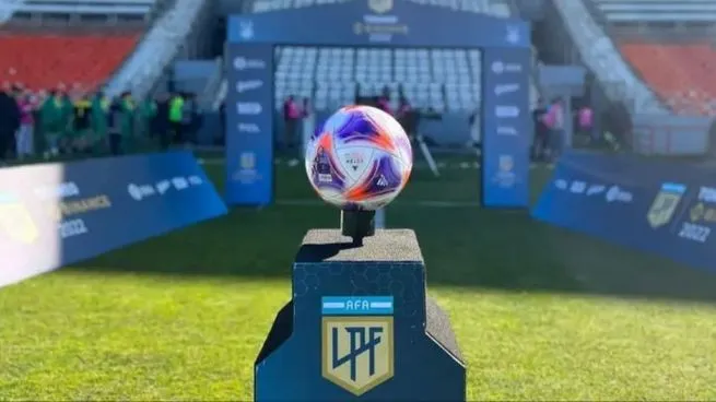 Dirigentes de la AFA y la Liga Profesional en una reunión para analizar el nuevo formato del torneo de Primera División
