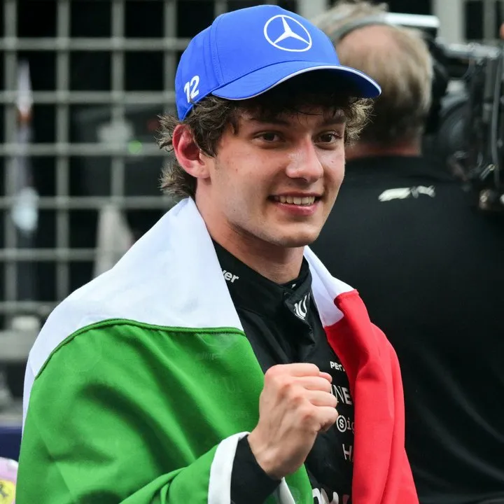 Andrea Kimi Antonelli, piloto de Mercedes, durante una carrera de Fórmula 1