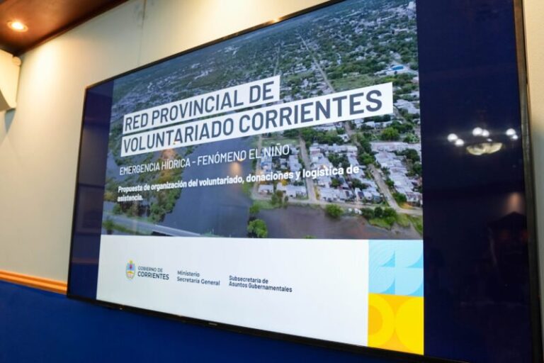 Reunión de la mesa de trabajo en el Salón Azul de la Casa de Gobierno de Corrientes