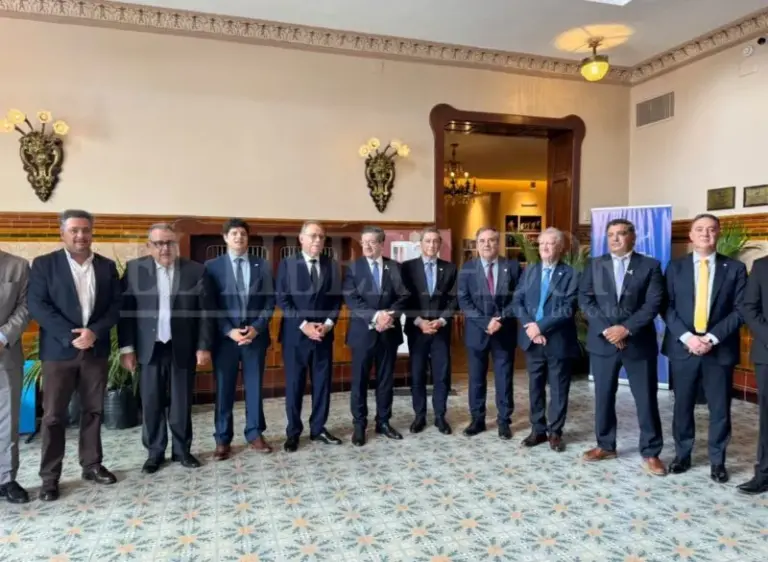 Teatro Oficial Juan de Vera, sede de la apertura de la 60ª Sesión Plenaria del Parlamento del Norte Grande en Corrientes