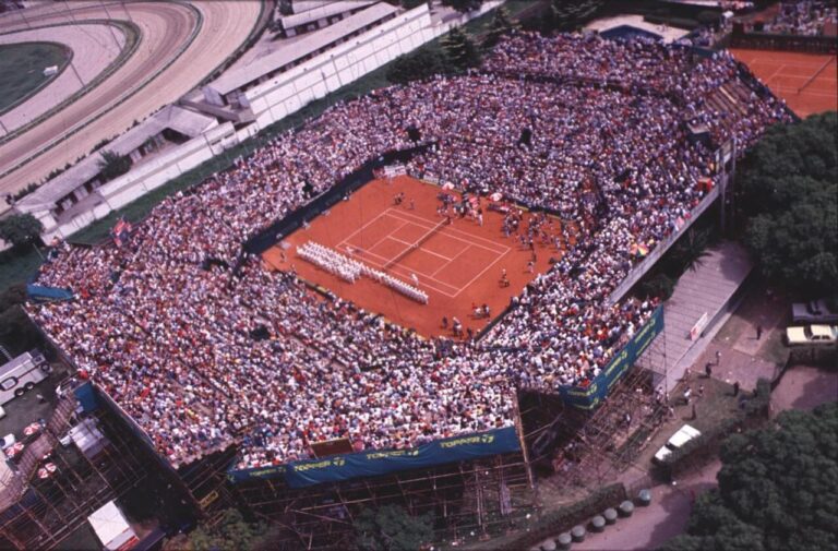Vista del court central del Buenos Aires Lawn Tennis Club durante un partido