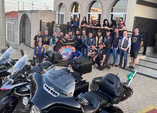 Motociclistas en un desfile por las calles de Corrientes