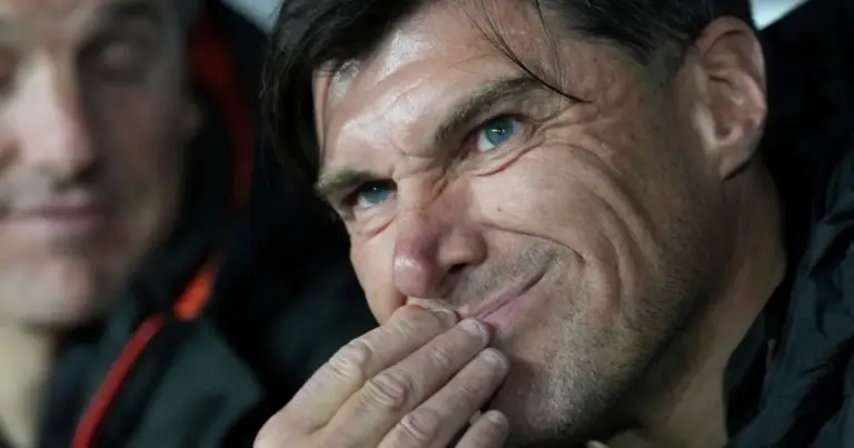 Alexander Medina, entrenador de Estudiantes, durante la conferencia de prensa posterior al empate con Flamengo