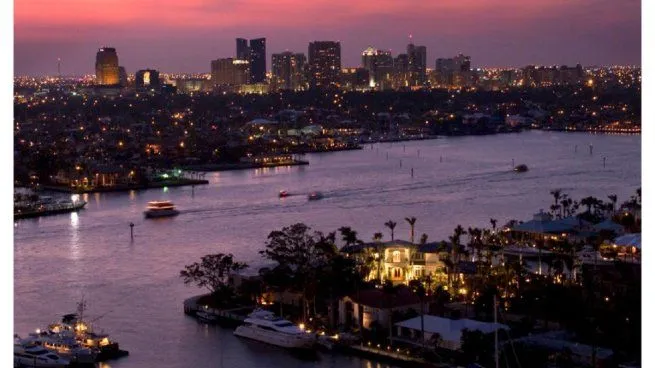 Vista de los canales y embarcaciones en Fort Lauderdale, Florida