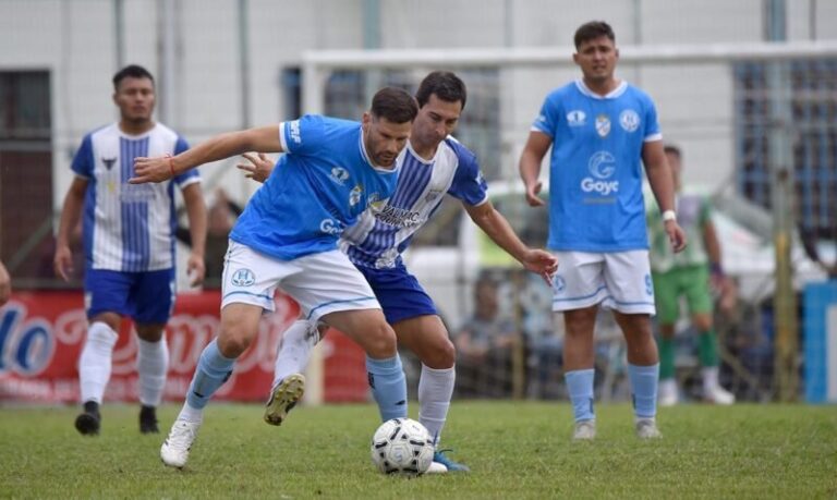 Estadio de Huracán Corrientes durante el partido de ida de octavos de final del Torneo Regional Federal Amateur