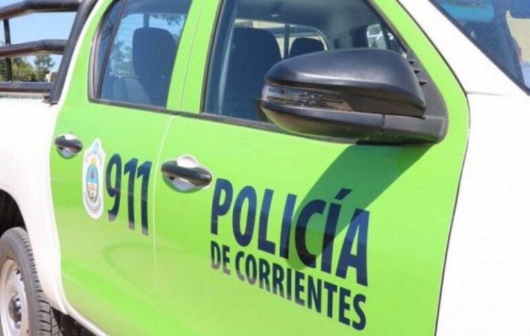 Móvil policial en la localidad de Saladas
