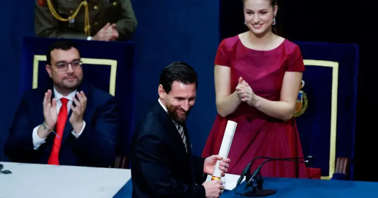 Lionel Messi recibe el Premio Princesa de Asturias de los Deportes 2026 en el Teatro Campoamor de Oviedo