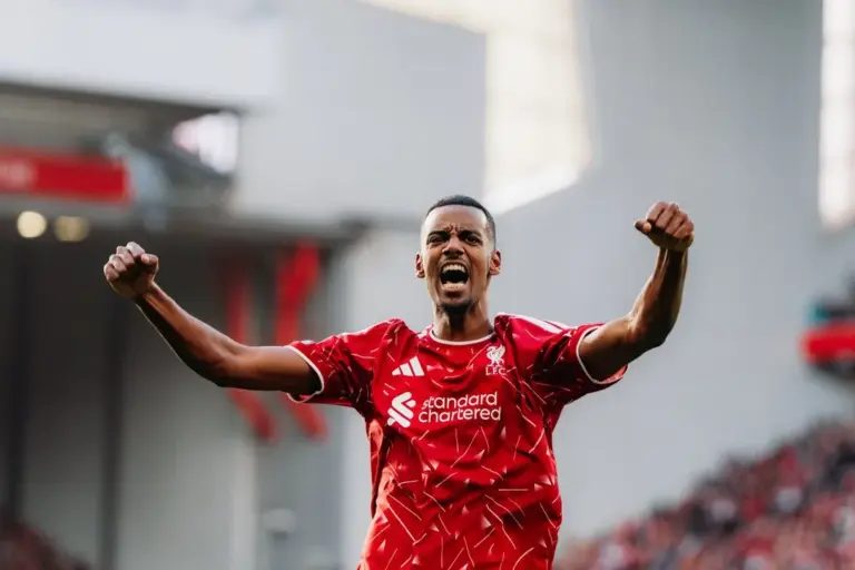 Jugadores del Liverpool celebrando un gol durante el partido contra Brighton en Anfield
