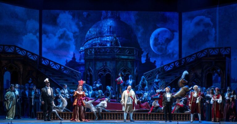 Escenografía de Los cuentos de Hoffmann en el Teatro Colón