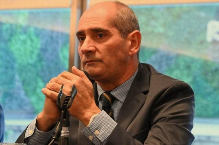 Adrián Luna Vázquez, abogado y secretario de Confederaciones Rurales Argentinas, durante una entrevista radial.