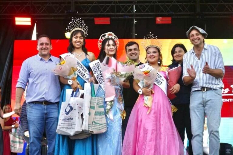 Equipos participando en la Fiesta Provincial del Guiso de Arroz en Riachuelo