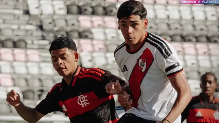 Jugadores de River Plate Sub 16 celebrando la victoria 2-1 ante Flamengo en la Messi Cup 2026