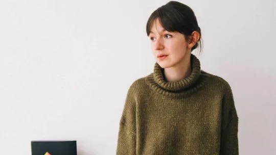 Sally Rooney, escritora irlandesa, en una presentación pública