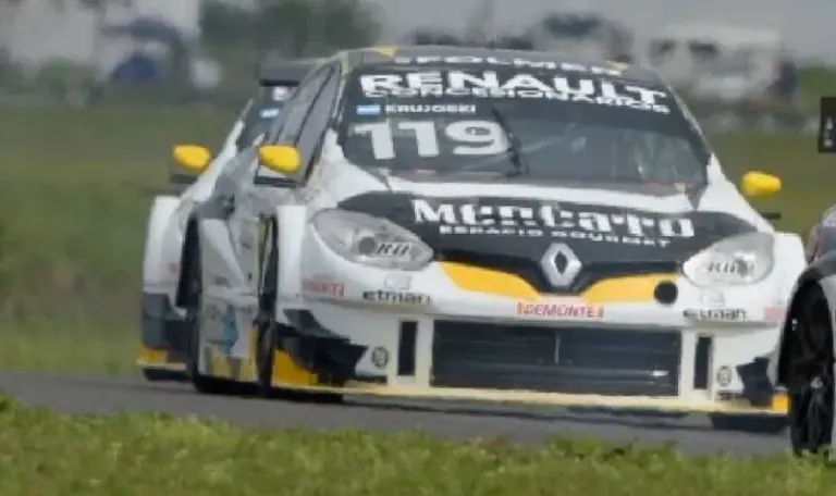 Bernardo Llaver, líder del campeonato de pilotos del Turismo Carretera 2000